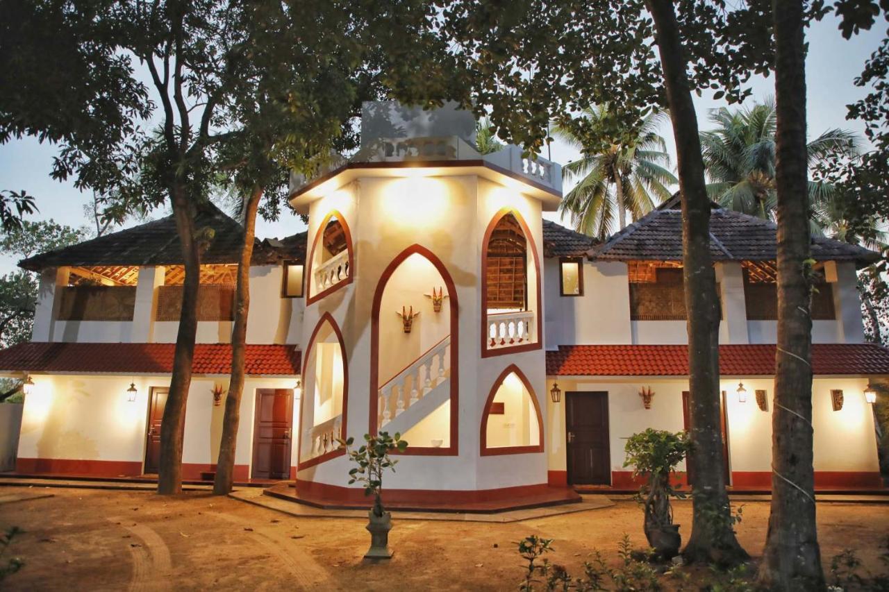Vala House Hotel Cherai Beach Bagian luar foto
