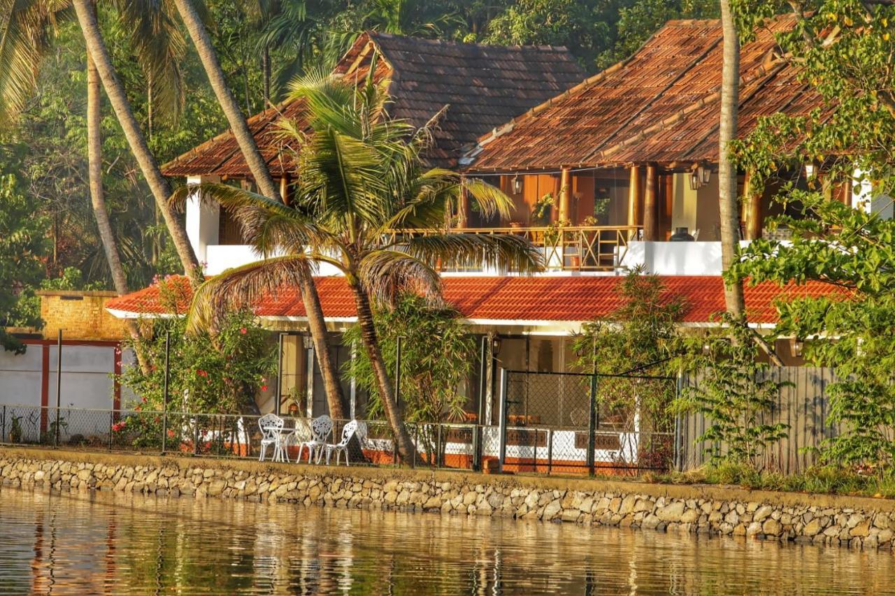 Vala House Hotel Cherai Beach Bagian luar foto
