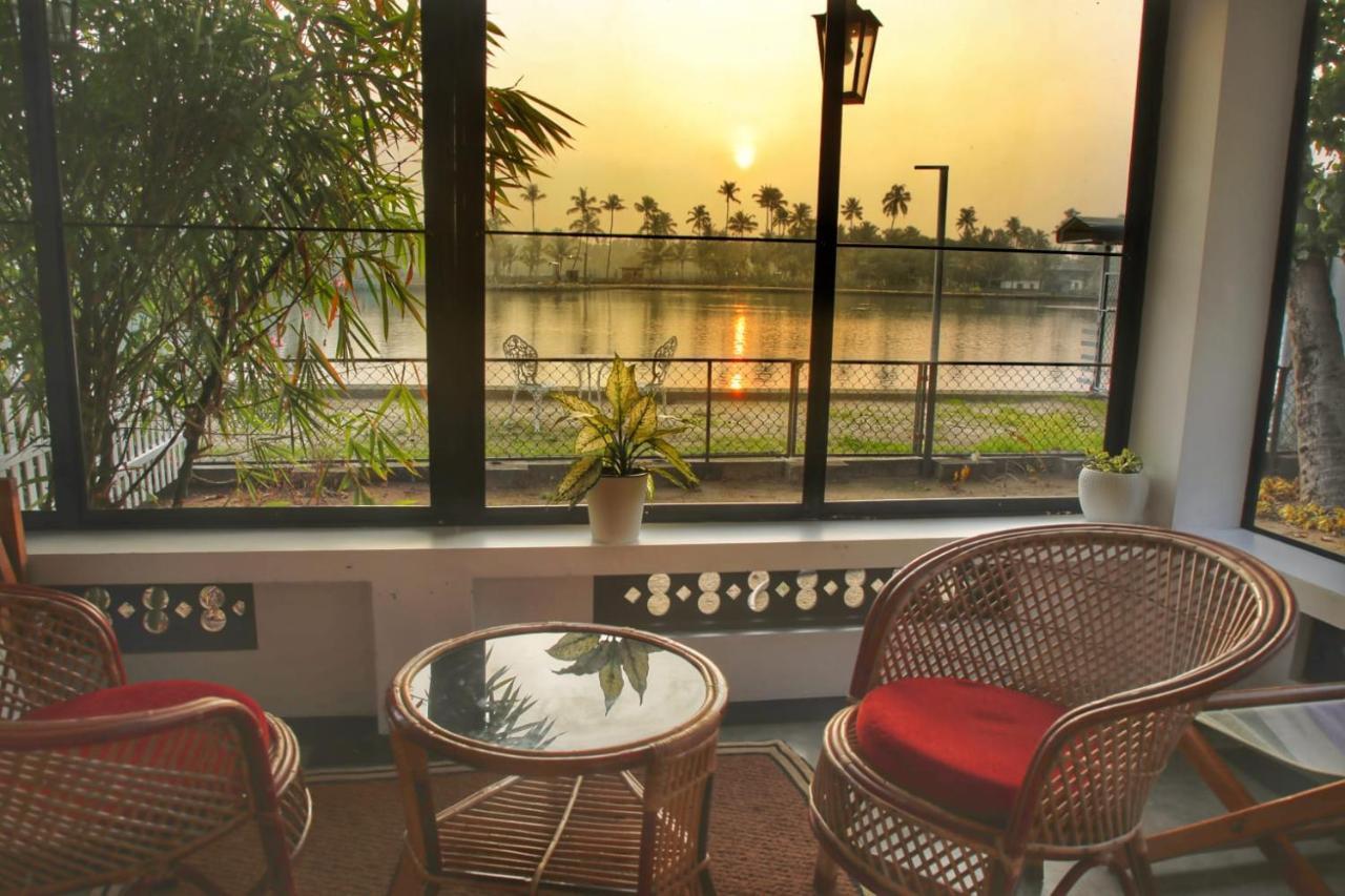 Vala House Hotel Cherai Beach Bagian luar foto