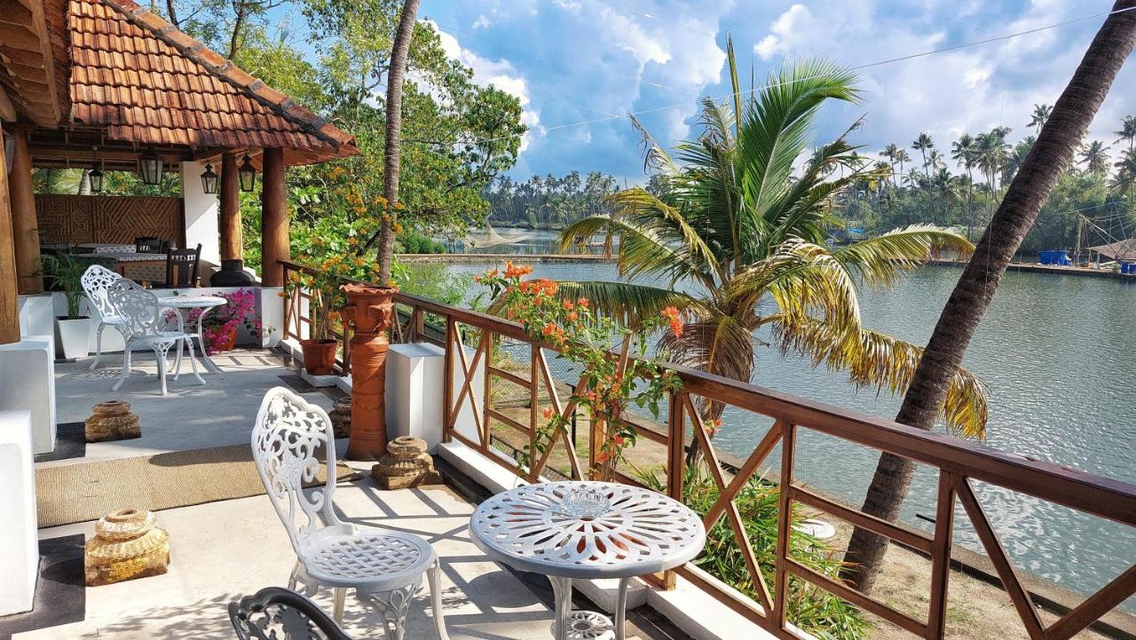 Vala House Hotel Cherai Beach Bagian luar foto