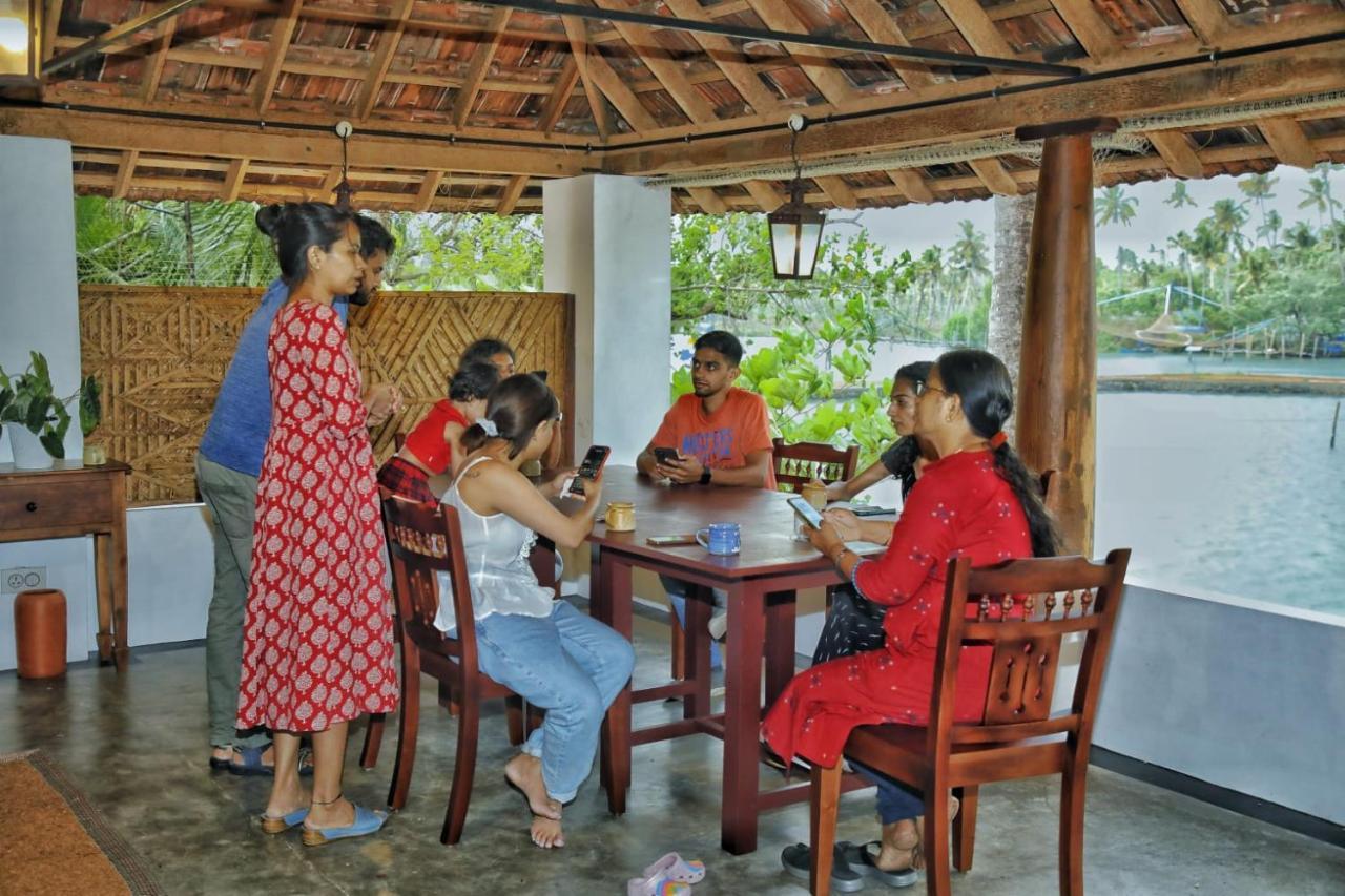 Vala House Hotel Cherai Beach Bagian luar foto