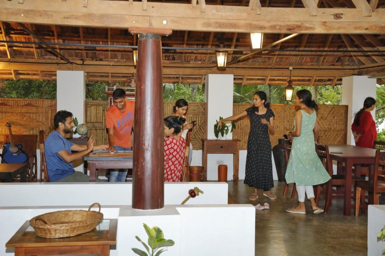 Vala House Hotel Cherai Beach Bagian luar foto