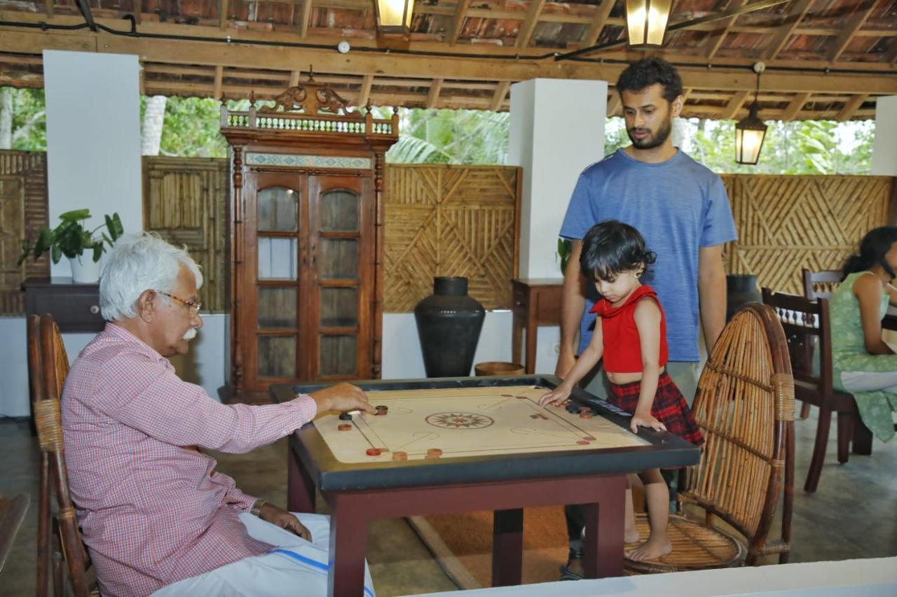 Vala House Hotel Cherai Beach Bagian luar foto