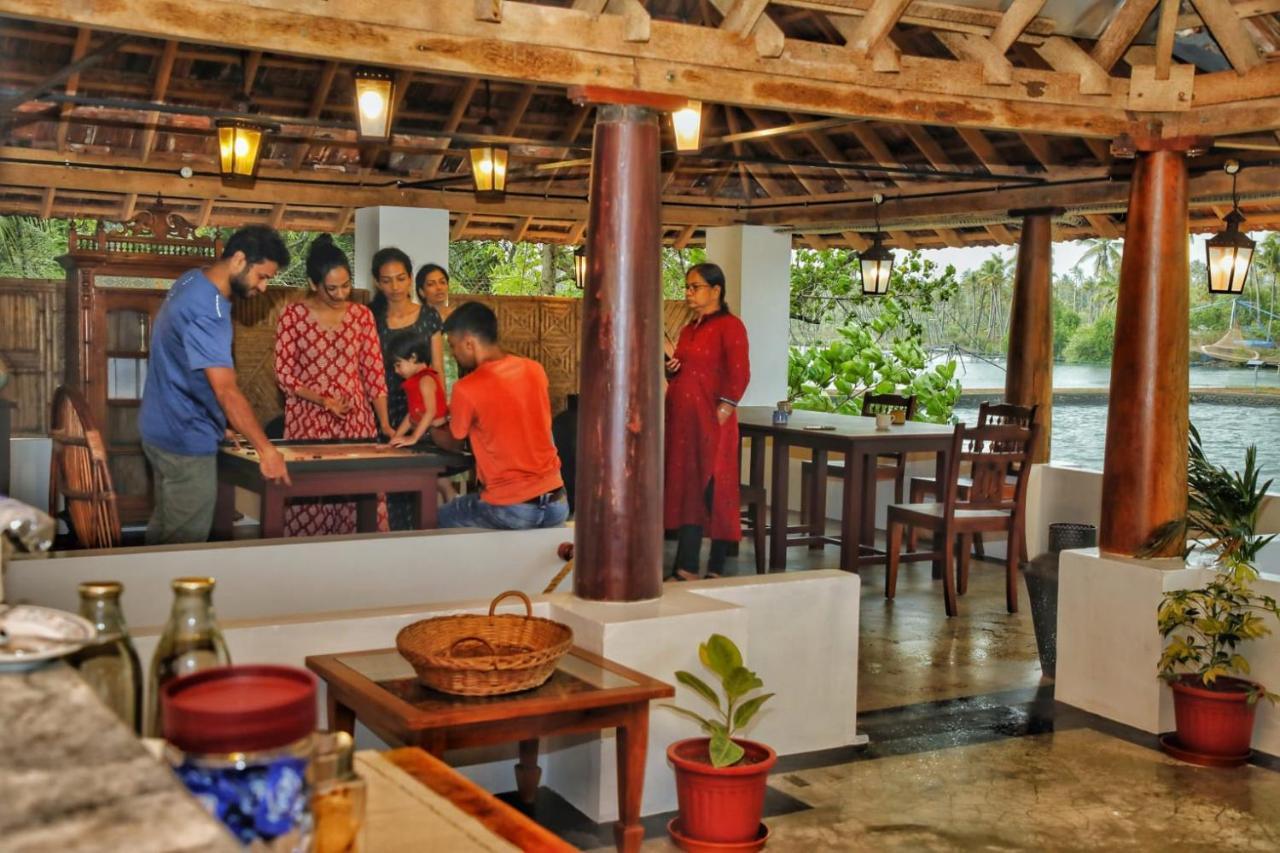 Vala House Hotel Cherai Beach Bagian luar foto