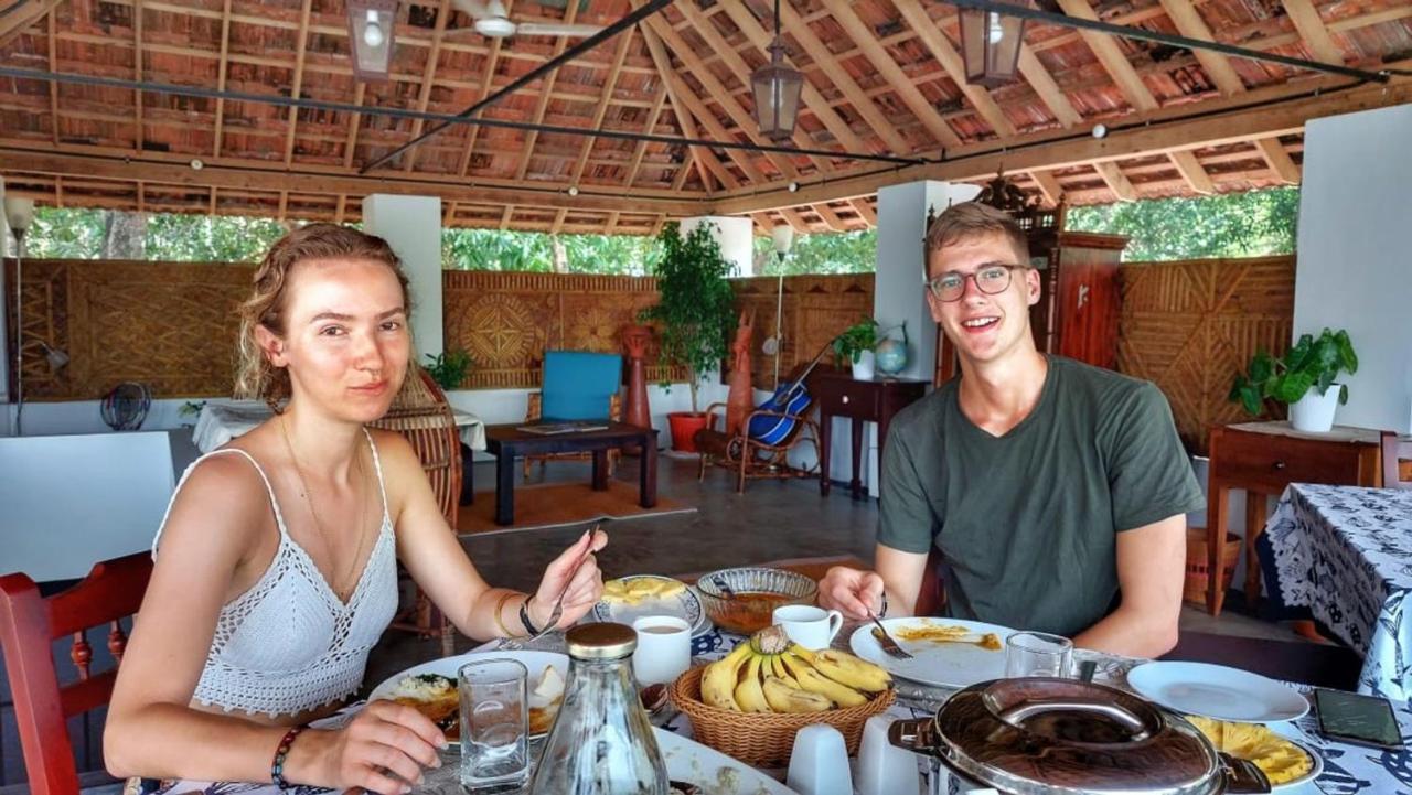 Vala House Hotel Cherai Beach Bagian luar foto