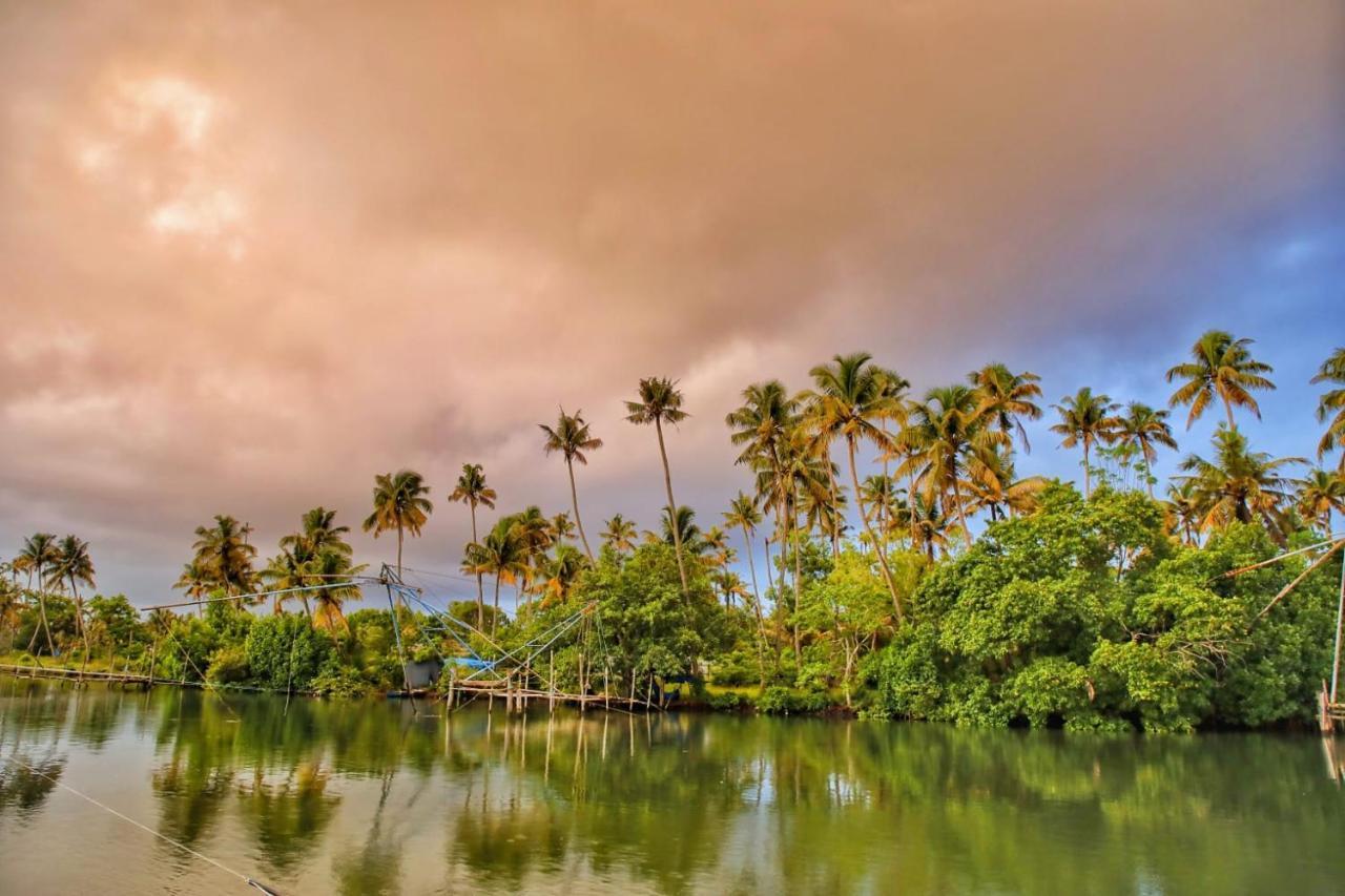 Vala House Hotel Cherai Beach Bagian luar foto
