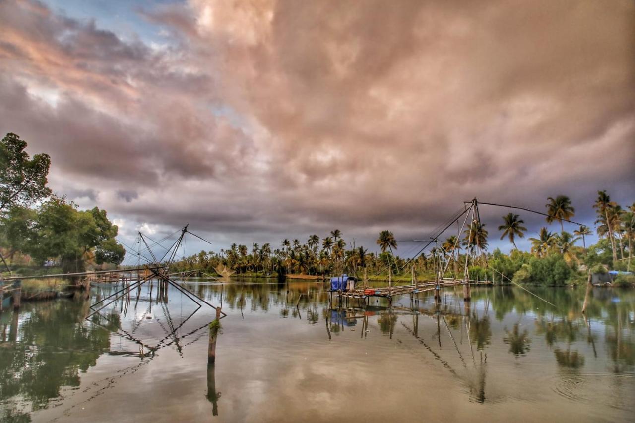 Vala House Hotel Cherai Beach Bagian luar foto