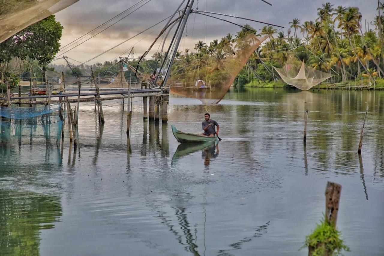 Vala House Hotel Cherai Beach Bagian luar foto
