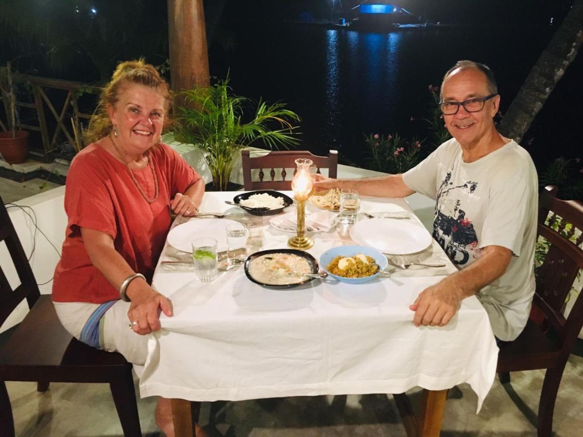 Vala House Hotel Cherai Beach Bagian luar foto