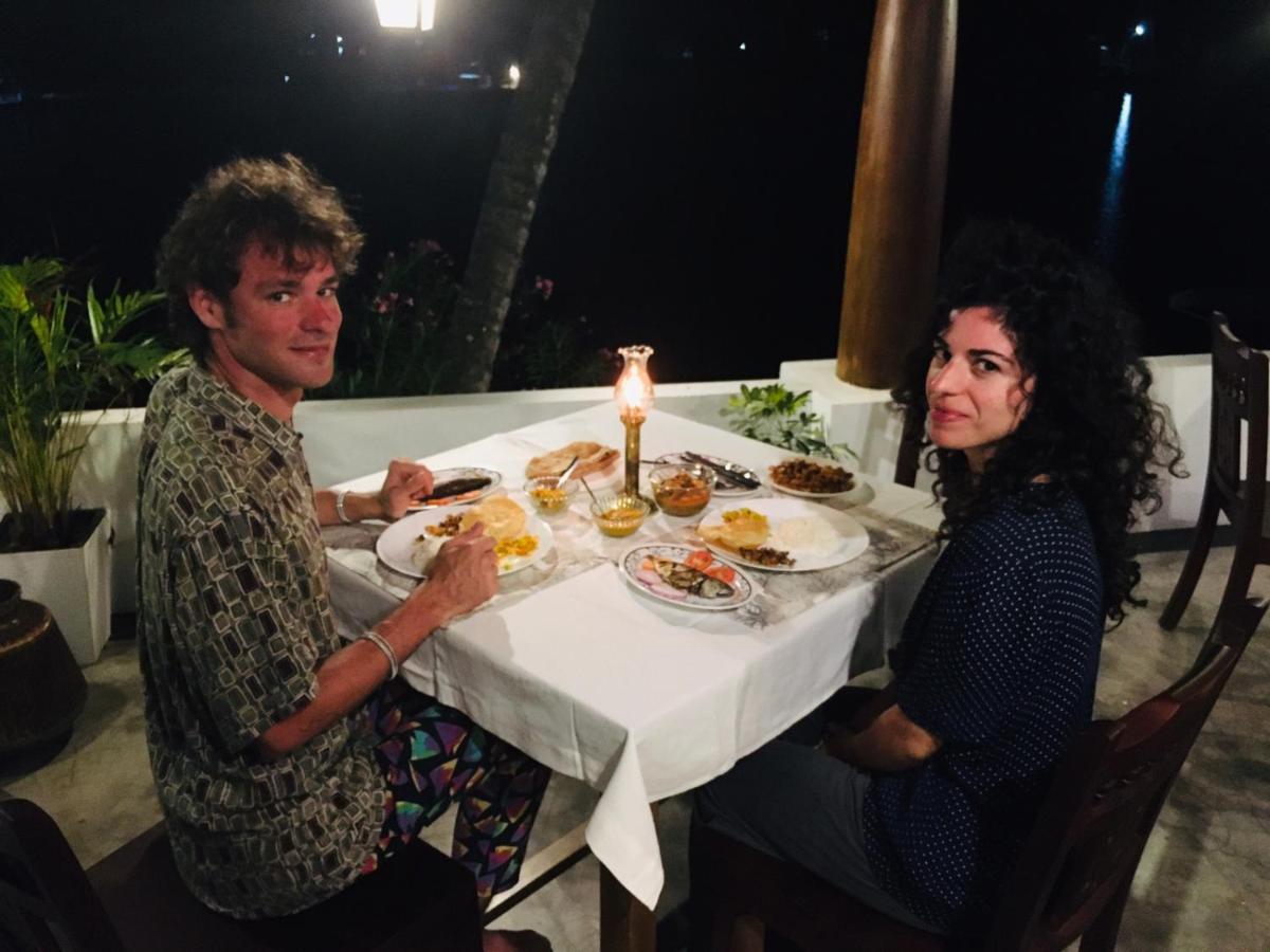Vala House Hotel Cherai Beach Bagian luar foto
