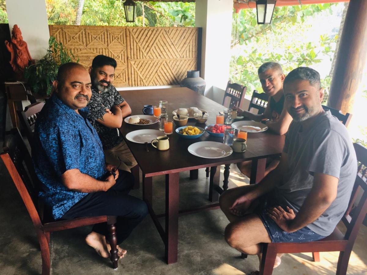 Vala House Hotel Cherai Beach Bagian luar foto
