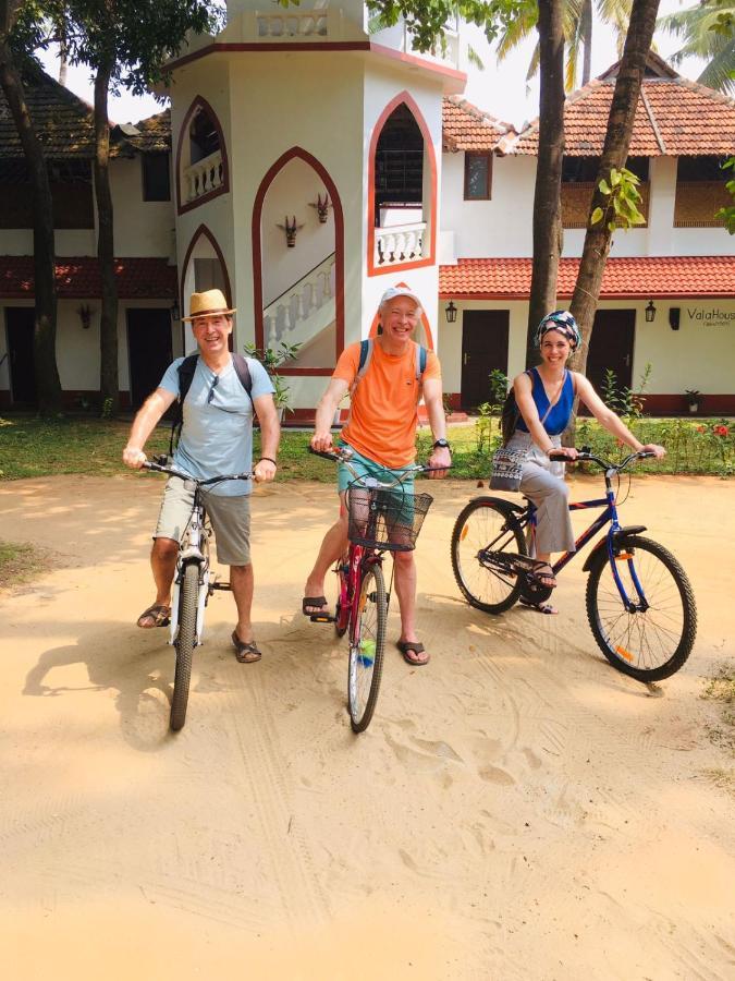 Vala House Hotel Cherai Beach Bagian luar foto
