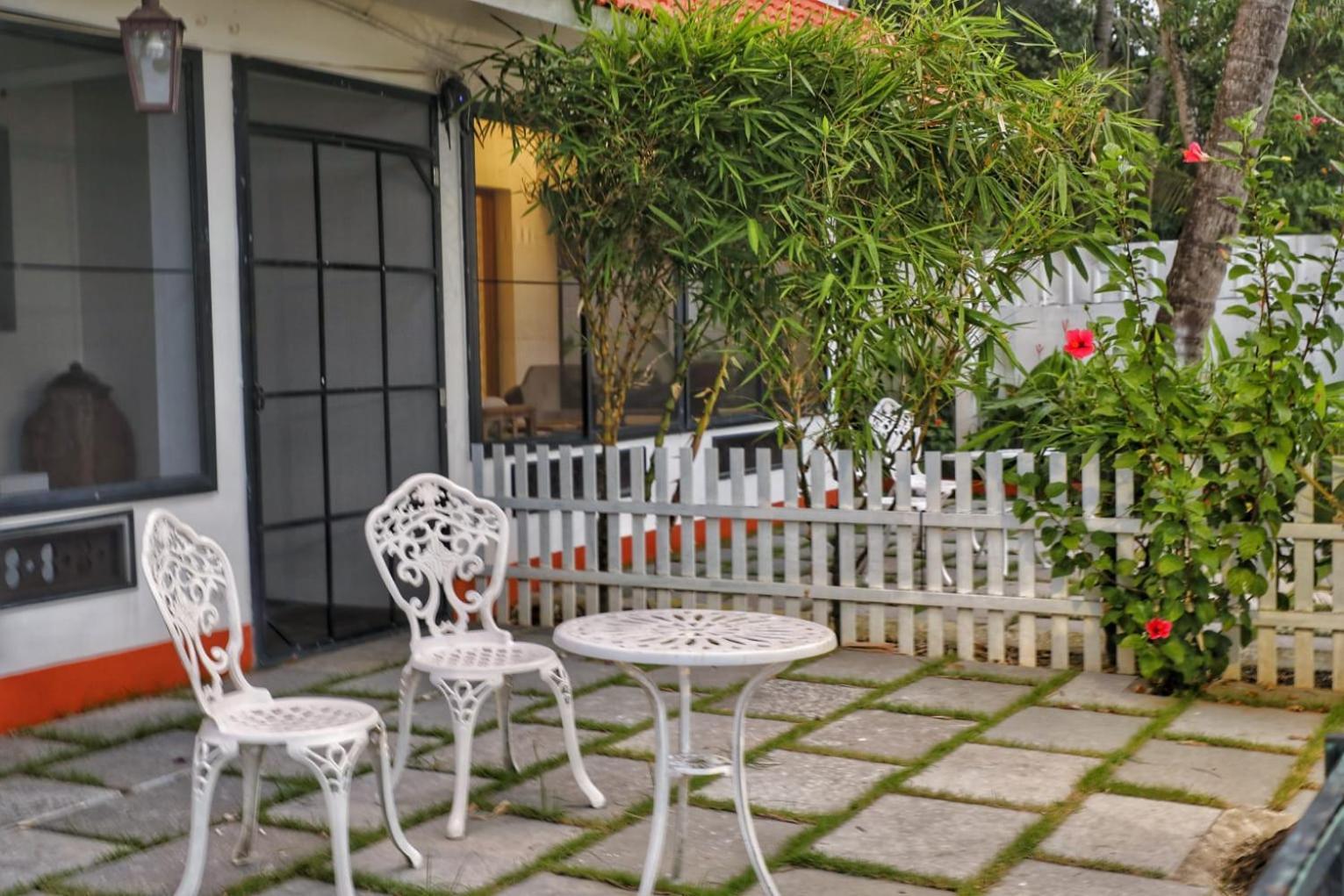 Vala House Hotel Cherai Beach Bagian luar foto