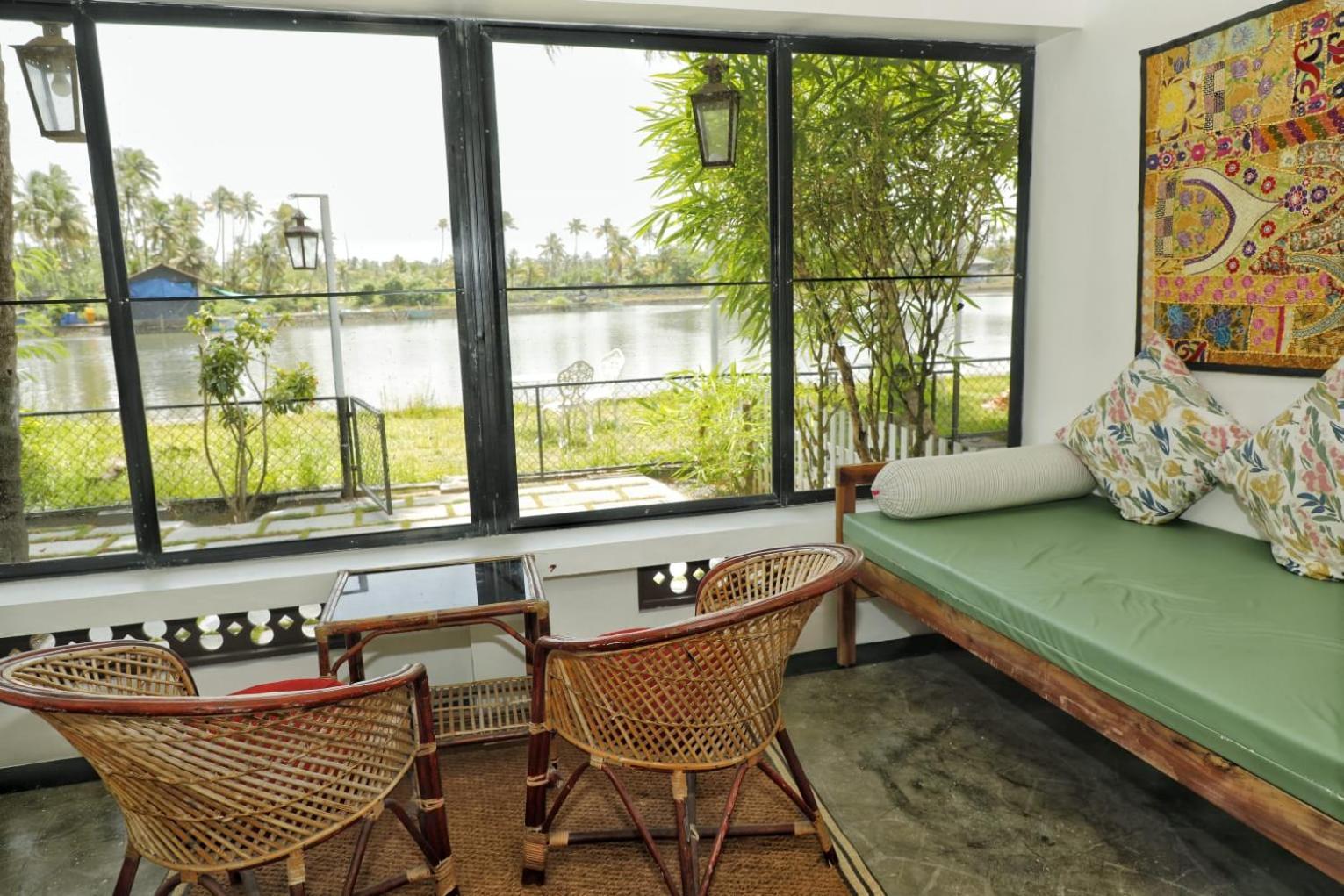 Vala House Hotel Cherai Beach Bagian luar foto