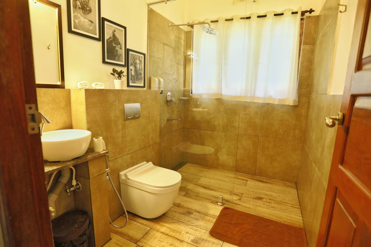 Vala House Hotel Cherai Beach Bagian luar foto