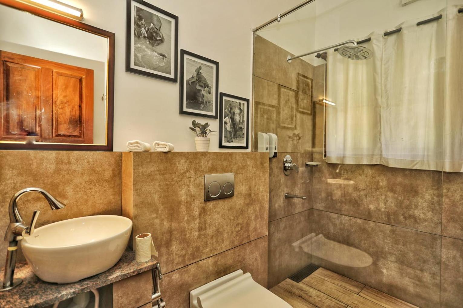Vala House Hotel Cherai Beach Bagian luar foto